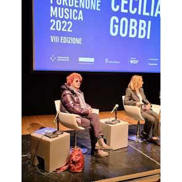 L'assessore alla Cultura Tiziana Gibelli alla presentazione del Premio Pordenone Musica 2022 al Teatro Verdi di Pordenone - L'assessore alla Cultura Tiziana Gibelli alla presentazione del Premio Pordenone Musica 2022 al Teatro Verdi di Pordenone