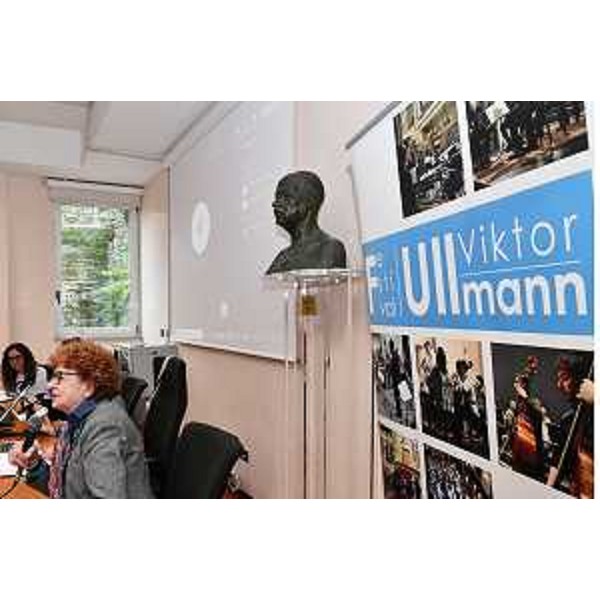 L'assessore regionale alla Cultura Tiziana Gibelli all'inaugurazione della conferenza "La vita dietro alle barricate" nel polo umanistico dell'Ateneo triestino - L'assessore regionale alla Cultura Tiziana Gibelli all'inaugurazione della conferenza "La vita dietro alle barricate" nel polo umanistico dell'Ateneo triestino