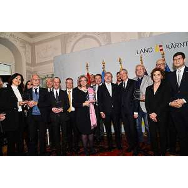 La conclusione della cerimonia commemorativa per i 10 anni di fondazione del Gect Euregio Senza confini - La conclusione della cerimonia commemorativa per i 10 anni di fondazione del Gect Euregio Senza confini