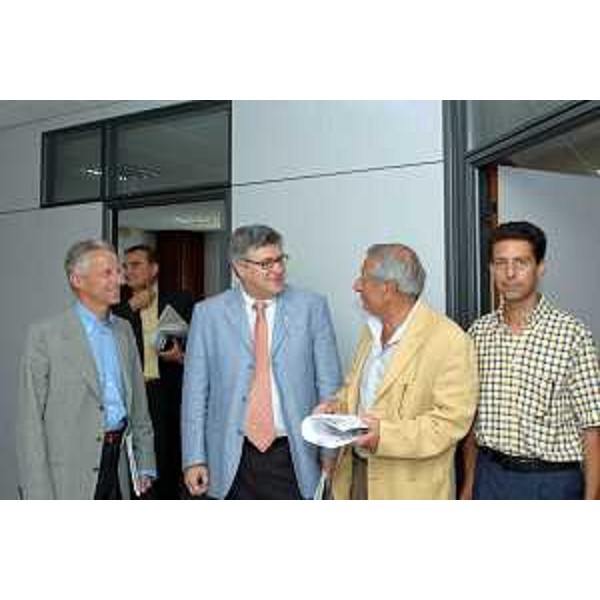 Riccardo Illy (Presidente Regione Friuli Venezia Giulia) e il Consiglio di Amministrazione di Agemont (Amaro, 19/07/06)