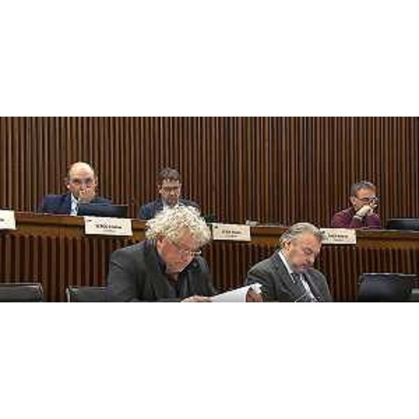 I banchi di Lega e M5S in Commissione - I banchi di Lega e M5S in Commissione