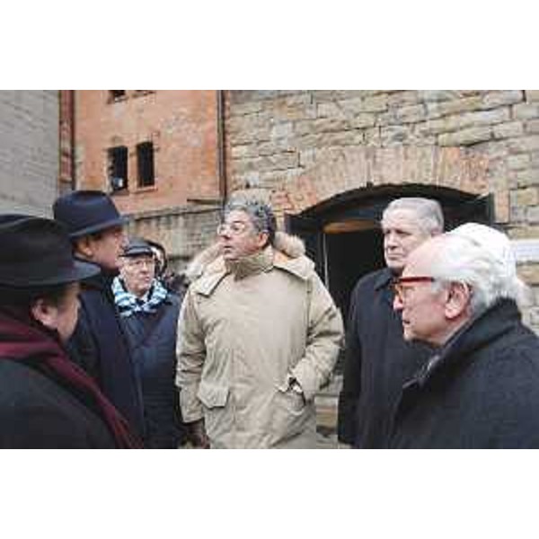 Roberto Antonaz (Assessore regionale Pace) alla celebrazione della "Giornata della Memoria" alla Risiera di San Sabba di Trieste. (Trieste 27/01/04)