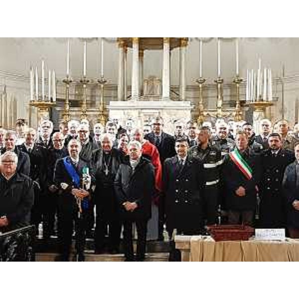Foto ricordo al termine della messa in Sant'Antonio Taumaturgo a Trieste nella ricorrenza di Santa Barbara, patrona della Marina Militare, con la Regione rappresentata dall'assessore alla Sicurezza Pierpaolo Roberti - Foto ricordo al termine della messa in Sant'Antonio Taumaturgo a Trieste nella ricorrenza di Santa Barbara, patrona della Marina Militare, con la Regione rappresentata dall'assessore alla Sicurezza Pierpaolo Roberti