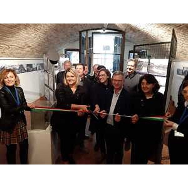 L'assessore alle Risorse agroalimentari, forestali, ittiche e montagna Stefano Zannier, al taglio del nastro della mostra sui Consorzi di bonifica - L'assessore alle Risorse agroalimentari, forestali, ittiche e montagna Stefano Zannier, al taglio del nastro della mostra sui Consorzi di bonifica 