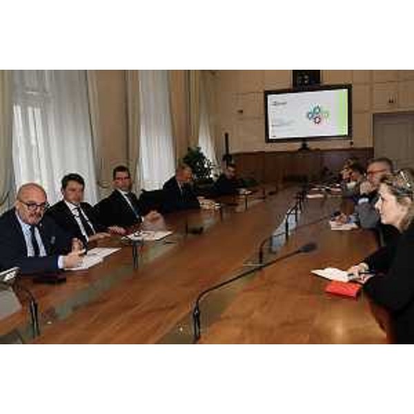 L'assessore regionale Callari nel corso della presentazione della piattaforma - L'assessore regionale Callari nel corso della presentazione della piattaforma