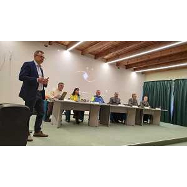 L'intervento dell'assessore regionale alle Risorse forestali, Stefano Zannier, nel centro polifunzionale di Casiacco. - L'intervento dell'assessore regionale alle Risorse forestali, Stefano Zannier, nel centro polifunzionale di Casiacco. 