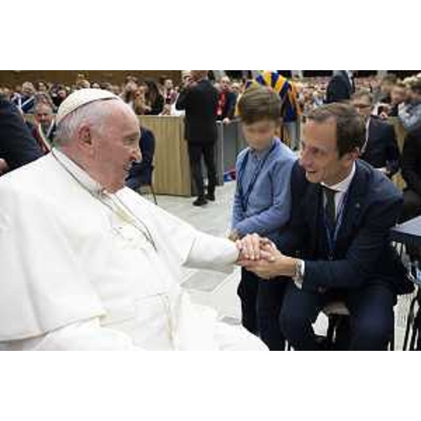 Il governatore del Friuli Venezia Giulia Massimiliano Fedriga durante l'udienza con sua Santità Papa Francesco. Copyright Vatican media - Il governatore del Friuli Venezia Giulia Massimiliano Fedriga durante l'udienza con sua Santità Papa Francesco. Copyright Vatican media