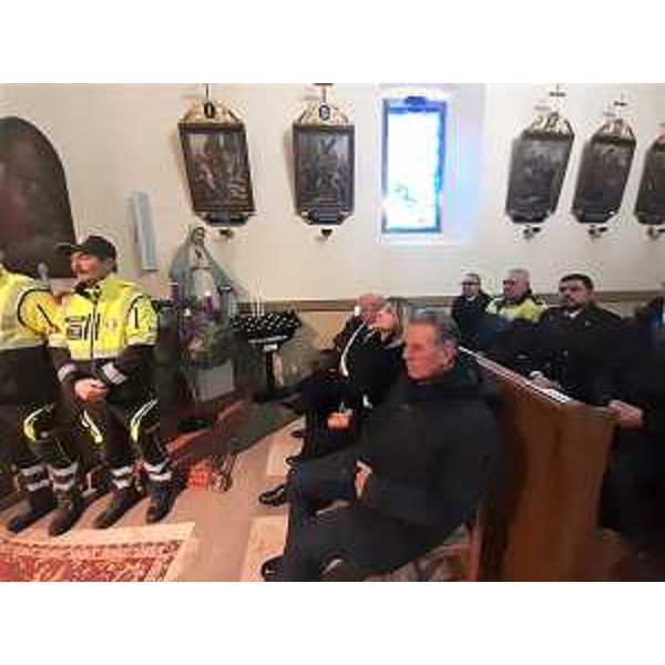 L'assessore regionale Scoccimarro durante la funzione religiosa di Monrupino - L'assessore regionale Scoccimarro durante la funzione religiosa di Monrupino 