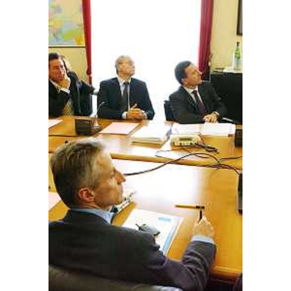 Riccardo Illy (Presidente Friuli Venezia Giulia), Franco Frattini (Ministro Esteri) e Roberto Antonione (Sottosegretario Esteri) alla presentazione del Progetto Expo 2008, a Trieste. (Trieste 25/02/04)