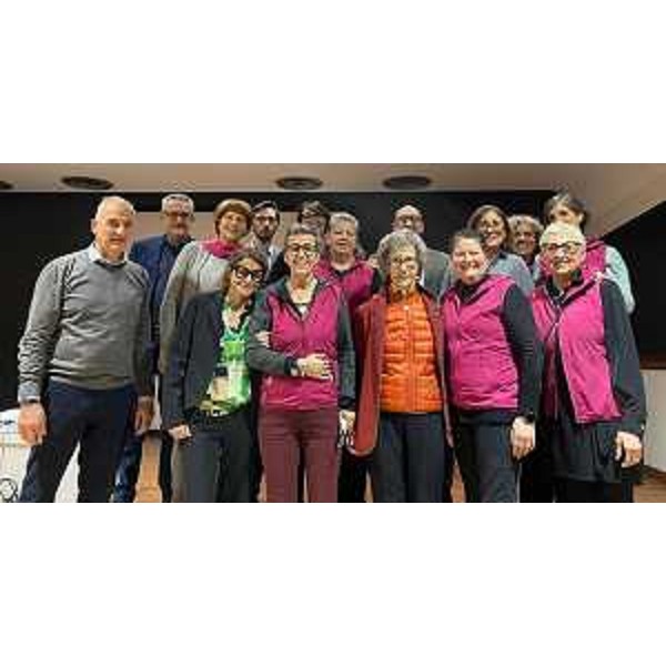 Ivo Moras (Lega) con alcuni partecipanti alla serata - Ivo Moras (Lega) con alcuni partecipanti alla serata