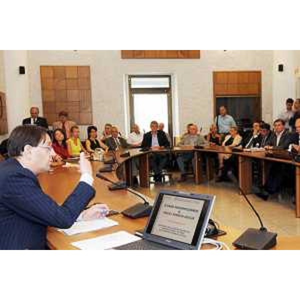 Lodovico Sonego (Assessore regionale alla pianificazione territoriale, energia, mobilità e infrastrutture di trasporto) al seminario per il trasporto pubblico locale
