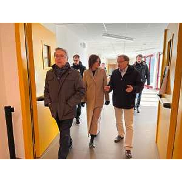L'assessore regionale Alessia Rosolen con il dirigente scolastico del liceo Marinelli, Stefano Stefanel, e il commissario dell'Edr Augusto Viola. - L'assessore regionale Alessia Rosolen con il dirigente scolastico del liceo Marinelli, Stefano Stefanel, e il commissario dell'Edr Augusto Viola.