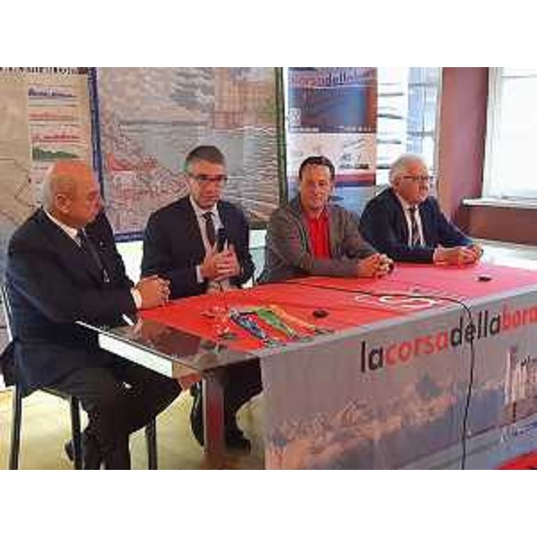 Lassessore regionale alle Autonomie locali e sicurezza Pierpaolo Roberti durante la presentazione della Corsa della Bora - Lassessore regionale alle Autonomie locali e sicurezza Pierpaolo Roberti durante la presentazione della Corsa della Bora