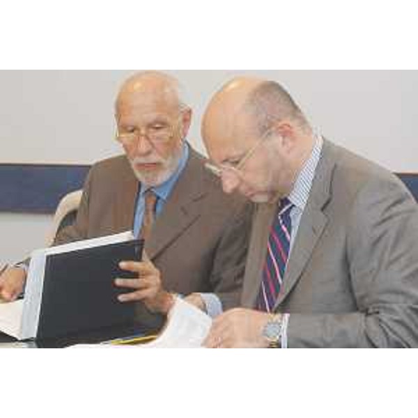 Augusto Antonucci (Assessore regionale Finanze) ed Enrico Bertossi (Assessore regionale Attività produttive) all'incontro sulla Ferriera a Trieste. (Trieste 29/07/03)
