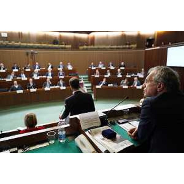 Il presidente del Cr Fvg, Piero Mauro Zanin, durante l'intervento del governatore Fedriga - Il presidente del Cr Fvg, Piero Mauro Zanin, durante l'intervento del governatore Fedriga