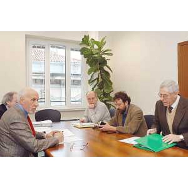 Augusto Antonucci (Assessore regionale Patrimonio e Servizi generali) incontra rappresentanti di Associazioni ambientaliste a Trieste. (Trieste 24/03/04)