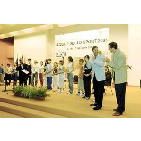 Roberto Antonaz (Assessore regionale Sport) alla cerimonia di consegna delle "Aquile dello Sport" al Palacongressi di Grado. (Grado 15/06/04)