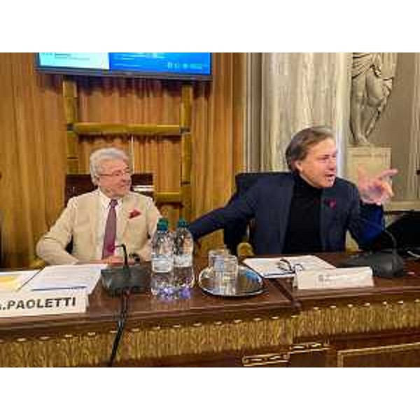 L'assessore Bini (a destra) assieme al presidente della Camera di commercio della Venezia Giulia Antonio Paoletti - L'assessore Bini (a destra) assieme al presidente della Camera di commercio della Venezia Giulia Antonio Paoletti