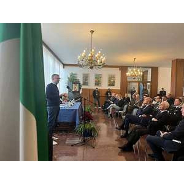 L'assessore Pier Paolo Roberti alla presentazione del calendario dei Carabinieri 2023 in lungua friulana - L'assessore Pier Paolo Roberti alla presentazione del calendario dei Carabinieri 2023 in lungua friulana