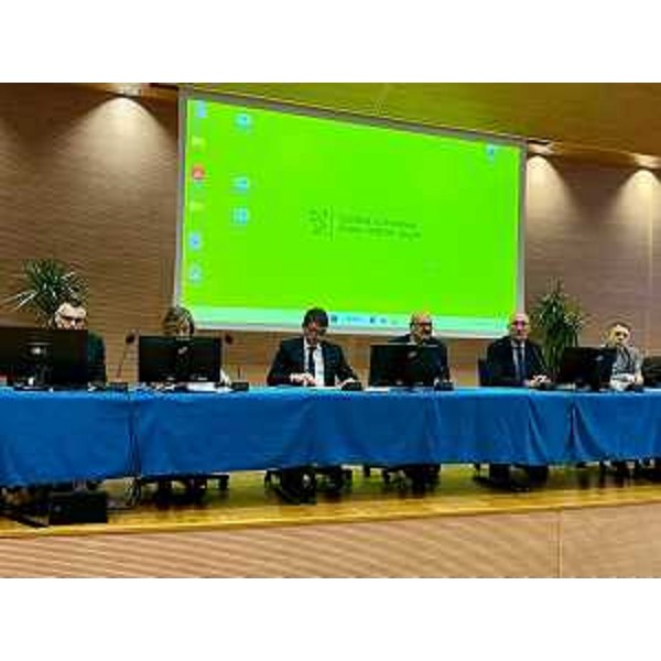 I relatori intervenuti con l'assessore regionale Sebastiano Callari nell'auditorium della Regione. - I relatori intervenuti con l'assessore regionale Sebastiano Callari nell'auditorium della Regione.