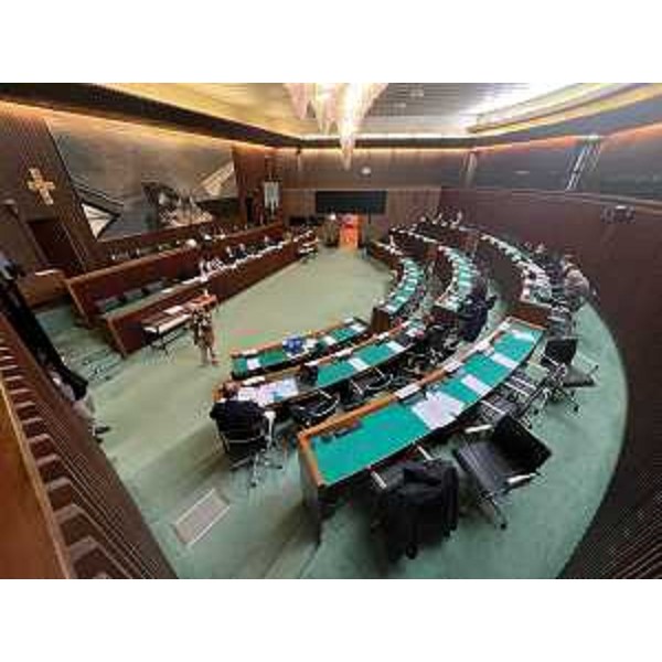 La III Commissione riunita nell'aula consiliare - La III Commissione riunita nell'aula consiliare