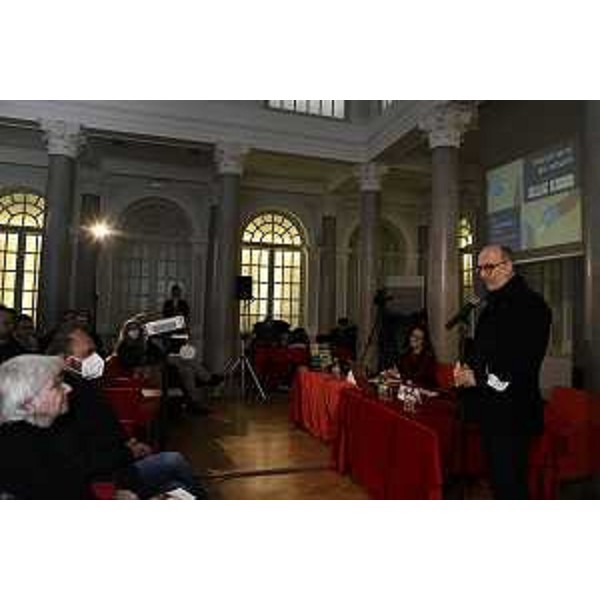 Il vicepresidente interviene al convegno Vaccinarsi da adulti organizzato a Monfalcone - Il vicepresidente interviene al convegno Vaccinarsi da adulti organizzato a Monfalcone 