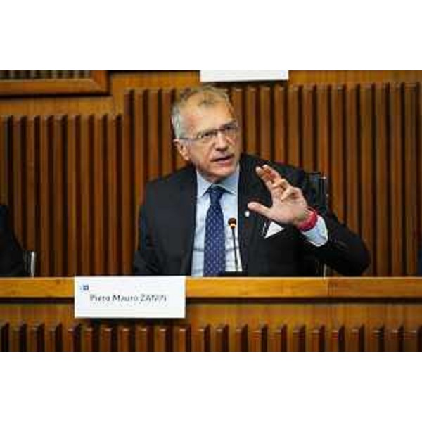 Il presidente del Cr Fvg, Piero Mauro Zanin, durante la conferenza stampa di Fine Anno - Il presidente del Cr Fvg, Piero Mauro Zanin, durante la conferenza stampa di Fine Anno