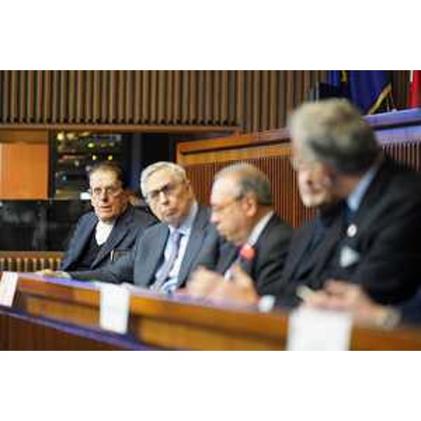 Il tavolo dei relatori con i responsabili degli Organi di Garanzia - Il tavolo dei relatori con i responsabili degli Organi di Garanzia