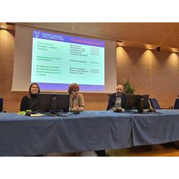 L'assessore Gibelli (al centro) interviene all'Infoday bandi cultura a Udine - L'assessore Gibelli (al centro) interviene all'Infoday bandi cultura a Udine 