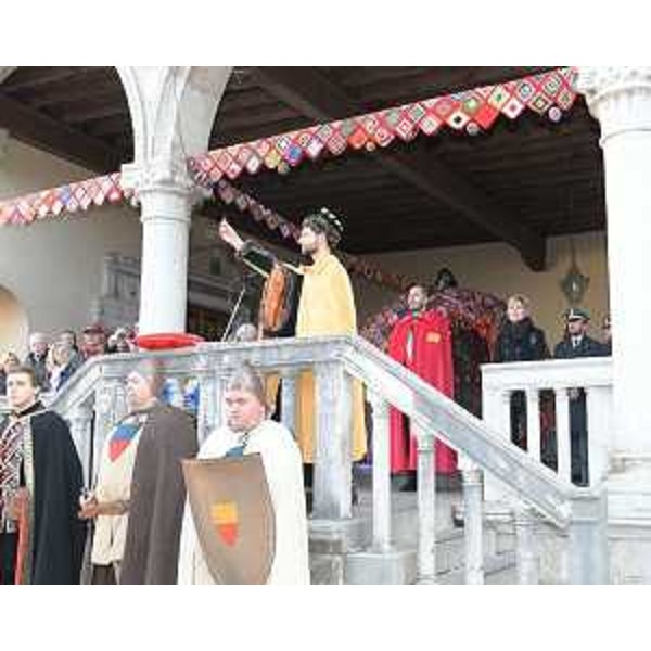 L'assessore regionale Zilli alla testa del corteo da palazzo Elti di Gemona per la tradizionale Messa del Tallero - L'assessore regionale Zilli alla testa del corteo da palazzo Elti di Gemona per la tradizionale Messa del Tallero