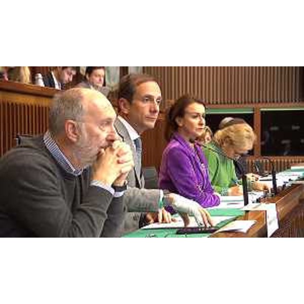 Il governatore Fvg, Massimiliano Fedriga, tra il vicegovernatore Riccardo Riccardi e la presidente della IV Commissione, Mara Piccin - Il governatore Fvg, Massimiliano Fedriga, tra il vicegovernatore Riccardo Riccardi e la presidente della IV Commissione, Mara Piccin