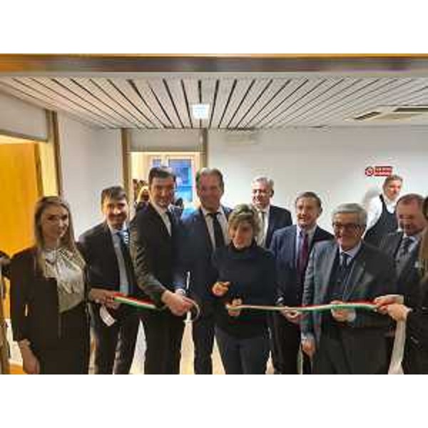 Gli assessori Scoccimarro e Zilli al taglio del nastro con il presidente di Ausir Marcello Del Zotto e il sindaco di Udine Pietro Fontanini - Gli assessori Scoccimarro e Zilli al taglio del nastro con il presidente di Ausir Marcello Del Zotto e il sindaco di Udine Pietro Fontanini