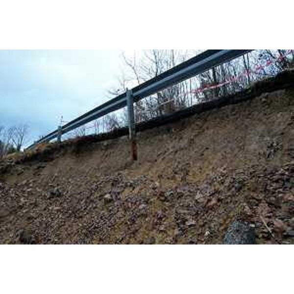 Il ponte sul torrente Torre in località Pradielis, oggetto di sopralluogo da parte della Protezione civile - Il ponte sul torrente Torre in località Pradielis, oggetto di sopralluogo da parte della Protezione civile