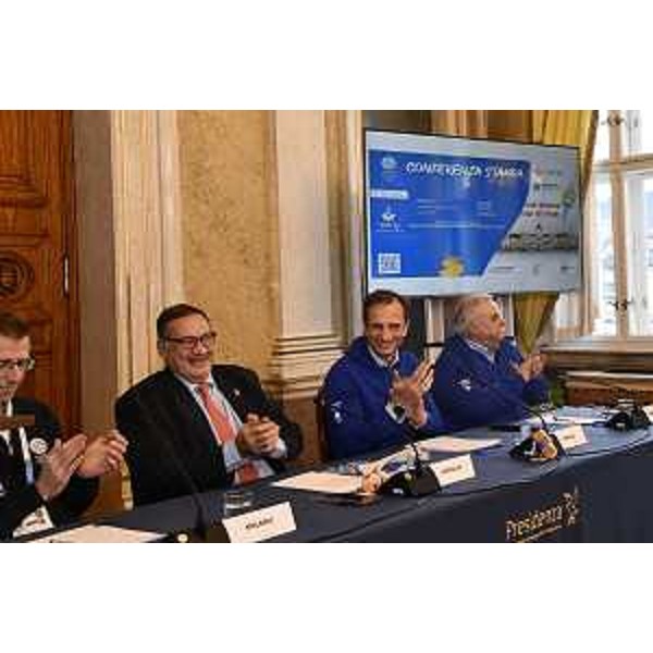 Al centro il governatore Fedriga durante la conferenza stampa - Al centro il governatore Fedriga durante la conferenza stampa