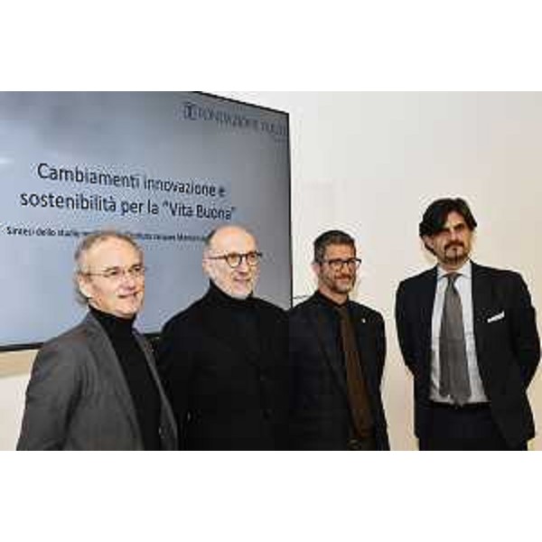 La presentazione del bando welfare di comunità di Fondazione Friuli nella sede di Udine della Regione - La presentazione del bando welfare di comunità di Fondazione Friuli nella sede di Udine della Regione