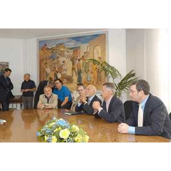Riccardo Illy (Presidente Friuli Venezia Giulia) e Augusto Antonucci (Assessore regionale Finanze) accolti nella sede municipale di Pordenone dal Sindaco Sergio Bolzonello e dalla Giunta comunale. (Pordenone 08/07/03)