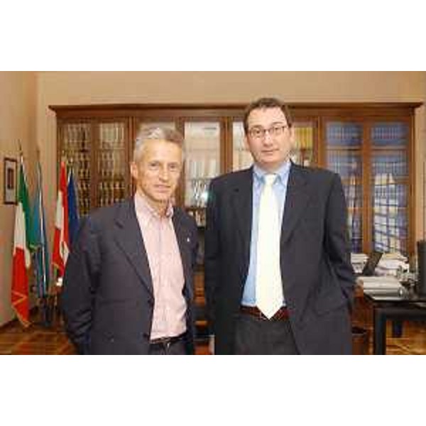 Riccardo Illy (Presidente Friuli Venezia Giulia) nella sede municipale di Pordenone con il Sindaco Sergio Bolzonello. (Pordenone 08/07/03)