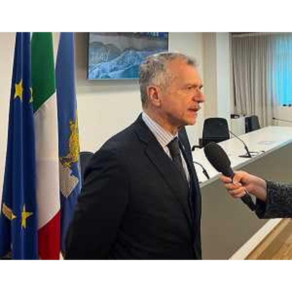 Il presidente Zanin durante un'intervista al termine della conferenza stampa - Il presidente Zanin durante un'intervista al termine della conferenza stampa