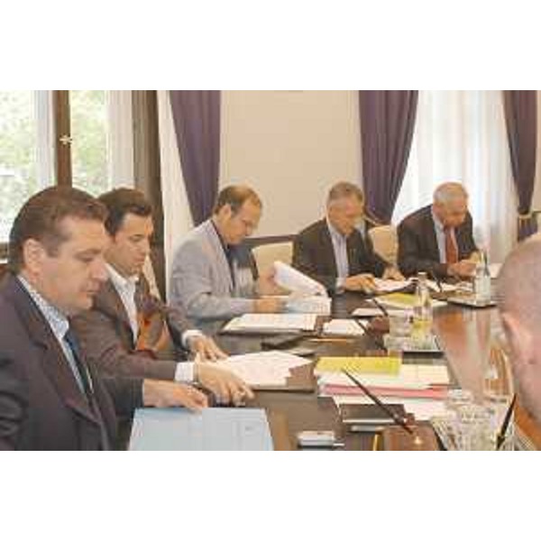 Riccardo Illy (Presidente Friuli Venezia Giulia) presiede la riunione di Giunta nella sede della Regione a Trieste. (Trieste 11/07/03)