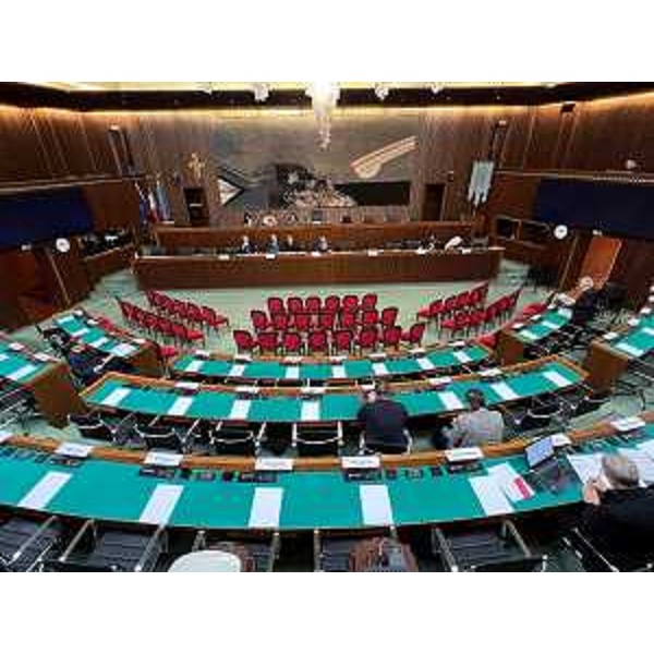 La V Commissione riunita nell'aula consiliare - La V Commissione riunita nell'aula consiliare