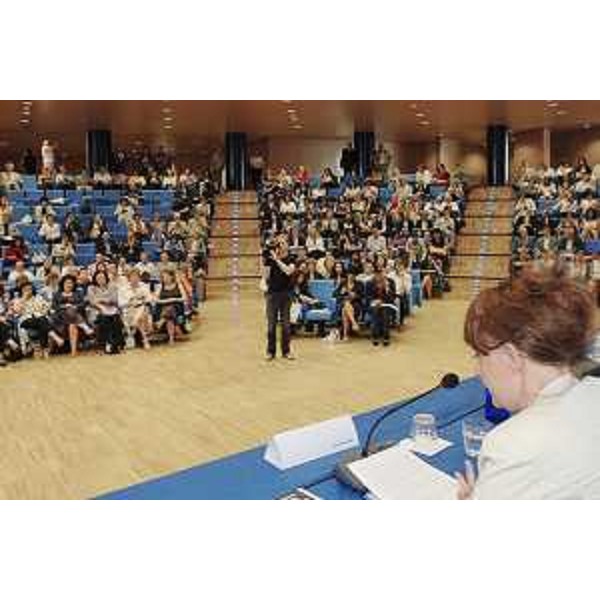 Alessia Rosolen (Assessore regionale Lavoro) alla presentazione del Rapporto 2008 dell'Agenzia regionale del lavoro e della formazione professionale, nella sede regionale di Udine. (Udine 16/07/08) 