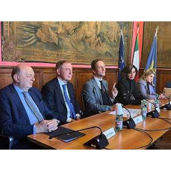 Il governatore Massimiliano Fedriga (il terzo da sinistra) nel corso della conferenza stampa di presentazione dell'edizione 2024 del Big Science Business Forum alla presenza degli assessori Alessia Rosolen e Sergio Emidio Bini, dei ministri all'Università e alla Ricerca Anna Maria Bernini, alle Imprese e al Made in Italy Adolfo Urso e all'Ambiente e alla Sicurezza Energetica Gilberto Pichetto Fratin, del sottosegretario agli Esteri e alla Cooperazione Internazionale Maria Tripodi e dei presidenti del Consiglio Nazionale delle Ricerche Maria Chiara Carrozza, dell'Istituto Nazionale di Fisica Nucleare Antonio Zoccoli, dell'Istituto Nazionale di Astrofisica Marco Tavani e di Area Science Park Caterina Petrillo. - Il governatore Massimiliano Fedriga (il terzo da sinistra) nel corso della conferenza stampa di presentazione dell'edizione 2024 del Big Science Business Forum alla presenza degli assessori Alessia Rosolen e Sergio Emidio Bini, dei ministri all'Università e alla Ricerca Anna Maria Bernini, alle Imprese e al Made in Italy Adolfo Urso e all'Ambiente e alla Sicurezza Energetica Gilberto Pichetto Fratin, del sottosegretario agli Esteri e alla Cooperazione Internazionale Maria Tripodi e dei presidenti del Consiglio Nazionale delle Ricerche Maria Chiara Carrozza, dell'Istituto Nazionale di Fisica Nucleare Antonio Zoccoli, dell'Istituto Nazionale di Astrofisica Marco Tavani e di Area Science Park Caterina Petrillo. 
