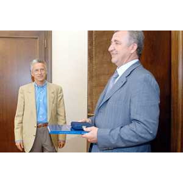 Riccardo Illy (Presidente Friuli Venezia Giulia) e Georgiy Kirpa (Ministro Trasporti Ucraina) nella sede della Regione a Trieste. (Trieste 29/07/03)