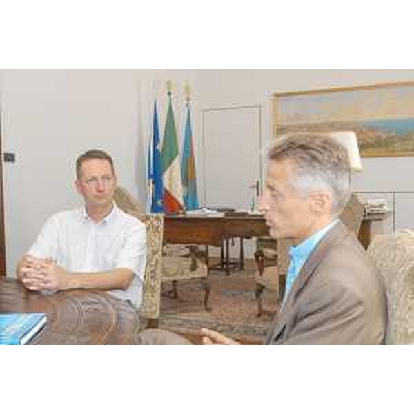 Loris Popovic (Sindaco Capodistria) e Riccardo Illy (Presidente Friuli Venezia Giulia) nella sede della Regione a Trieste. (Trieste 17/07/03)