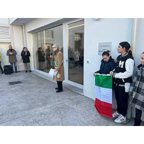 La targa per l'intitolazione della sala conferenze della biblioteca di Ragogna - La targa per l'intitolazione della sala conferenze della biblioteca di Ragogna