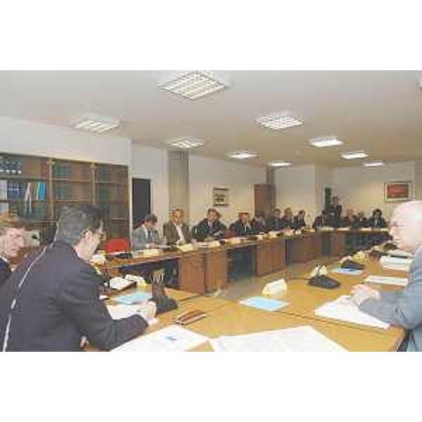 Ezio Beltrame (Assessore regionale Autonomie locali) nel corso dei lavori dell'Assemblea delle Autonomie Locali, a Udine. (Udine 05/11/03) 