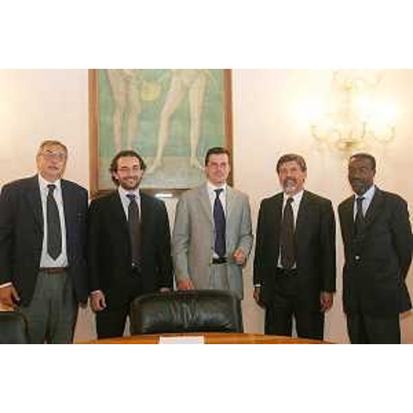 Ezio Beltrame (Assessore regionale Relazioni internazionali) a Roma per la sigla dell'accordo di collaborazione tra Regione Friuli Venezia Giulia, Nazioni Unite, UNESCO ed Organizzazione mondiale della Sanità (OMS). (Roma 21/05/04)