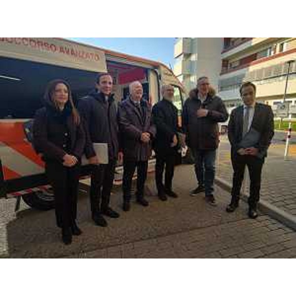 Il governatore Massimiliano Fedriga (primo da sinistra) e il vicegovernatore Riccardo Riccardi (quarto da sinistra) a Latisana - Il governatore Massimiliano Fedriga (primo da sinistra) e il vicegovernatore Riccardo Riccardi (quarto da sinistra) a Latisana