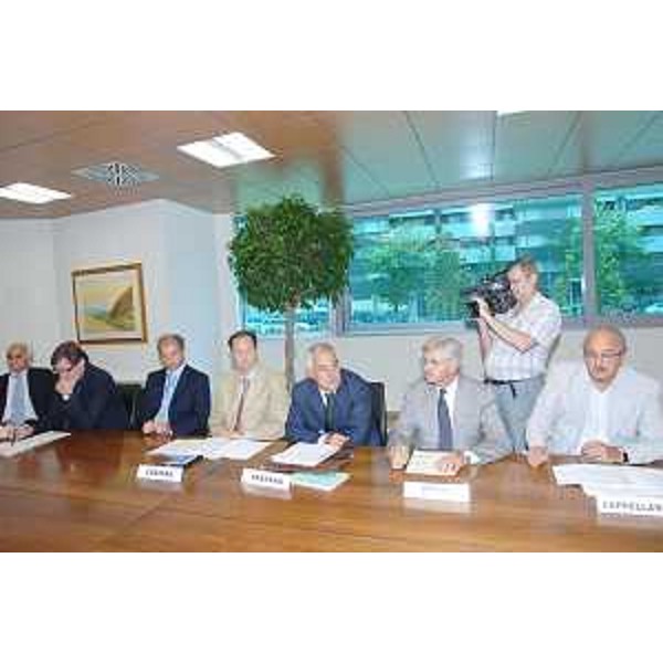 Luca Ciriani (Vicepresidente e Assessore regionale Attività produttive) alla sottoscrizione della convenzione tra Regione e Istituto per il Commercio Estero (ICE), a Udine. (Udine 17/07/08)