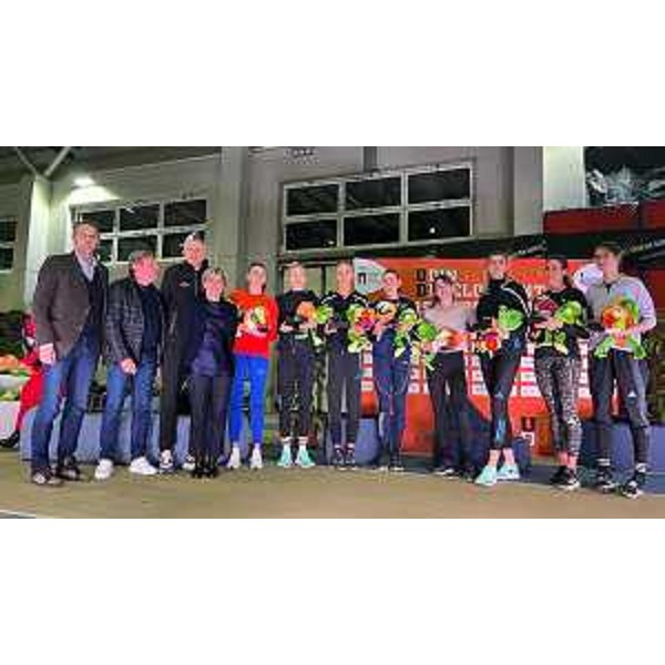 Foto di gruppo alla presenza dell'assessore regionale Barbara Zilli durante la manifestazione Udinjump - Foto di gruppo alla presenza dell'assessore regionale Barbara Zilli durante la manifestazione Udinjump